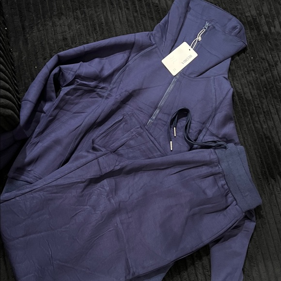 ReoRia quarter Zip set - Picture 2 of 3